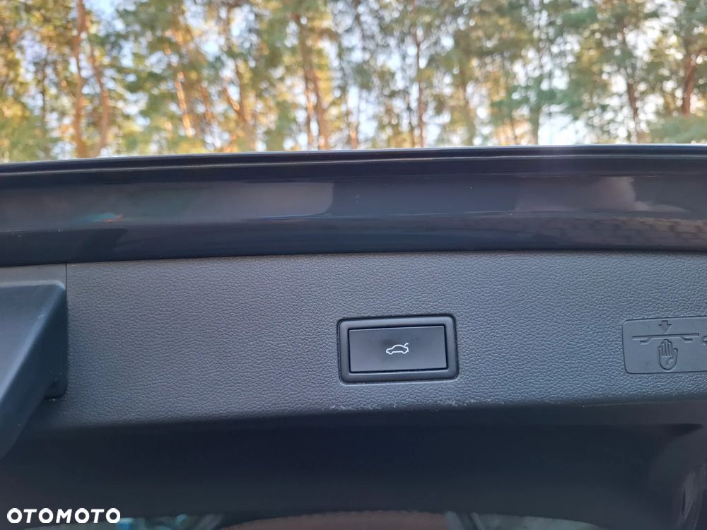 Volkswagen Golf 2.0 TDI SCR DSG Goal - 17