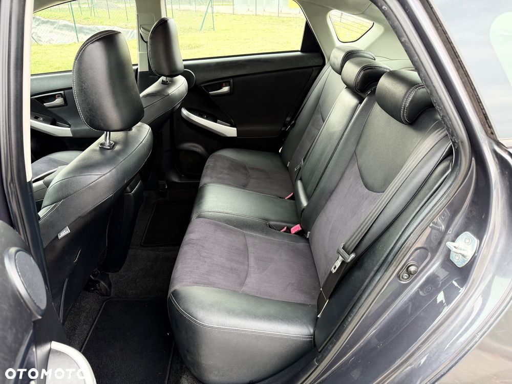 Toyota Prius 1.8 HSD Premium - 22