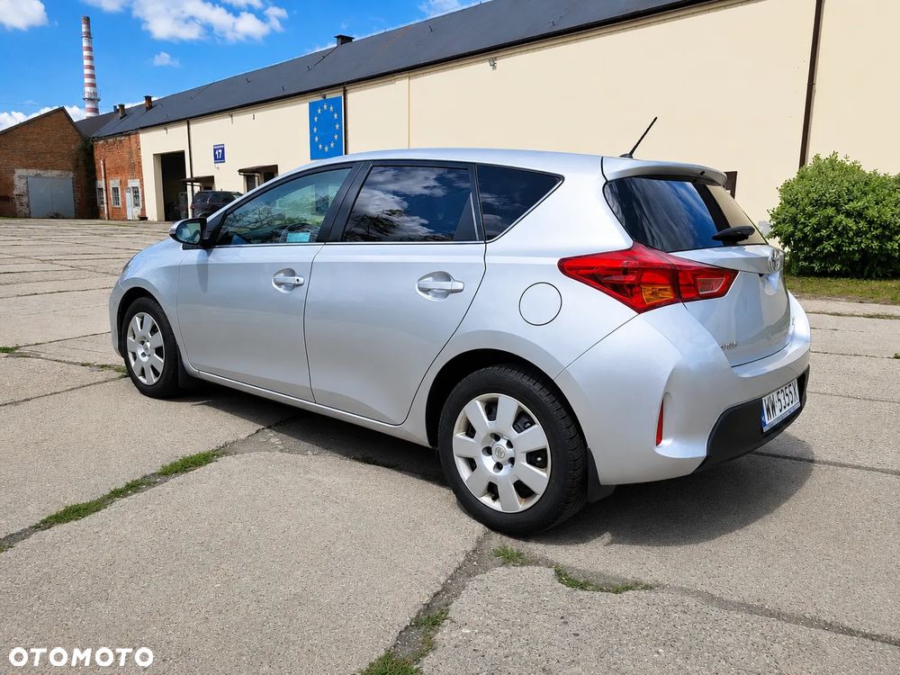 Toyota Auris 1.6 Premium - 9