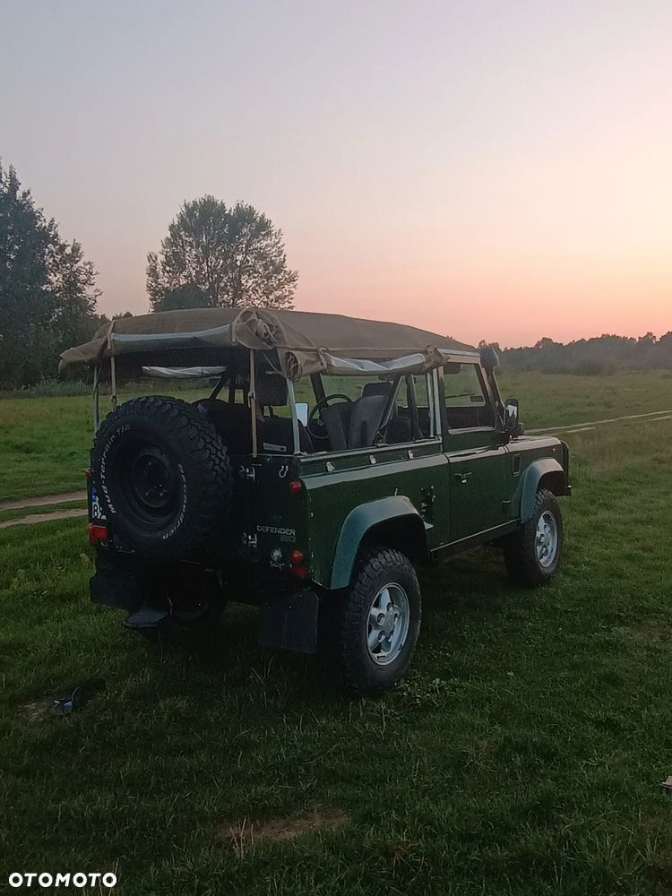 Land Rover Defender - 8