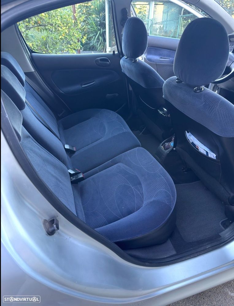 Peugeot 206 - 14