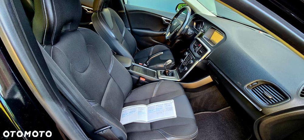 Volvo V40 D2 Momentum - 21