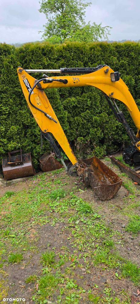 JCB 8018 - 3