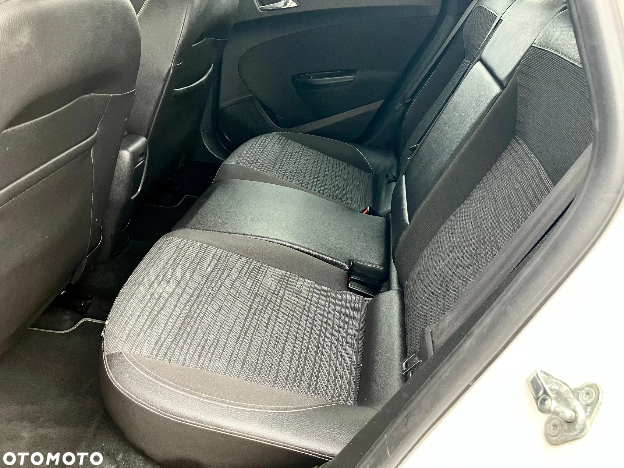 Opel Astra 1.4 Turbo Color Edition - 14