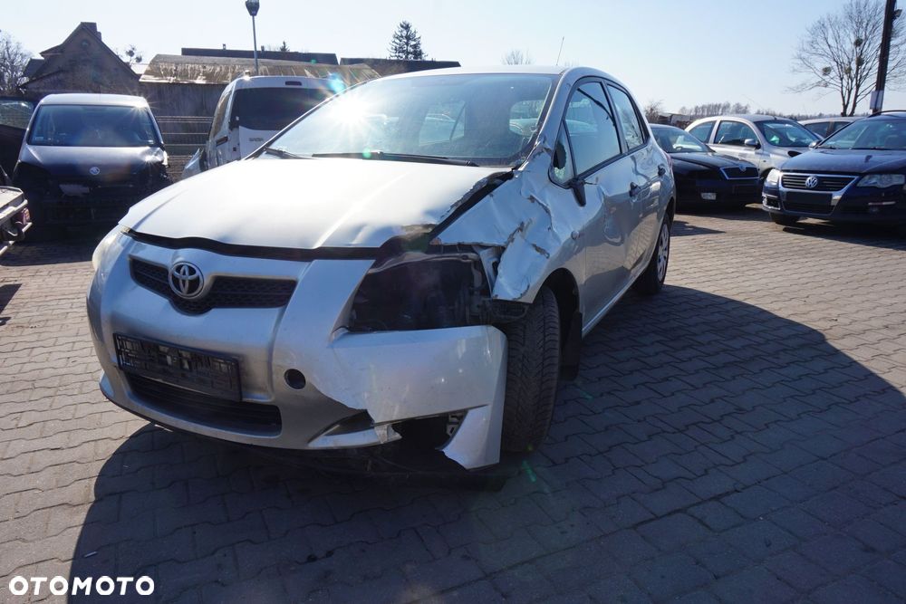 TOYOTA AURIS E15 I 5D HB 2008 1C0 1.4 16V 4ZZ-FE 97KM C50 SREBRNY na części - 1