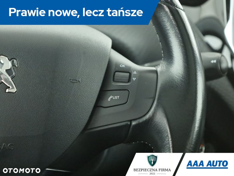 Peugeot 208 - 12