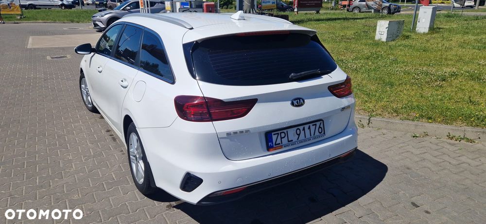 Kia Ceed - 4