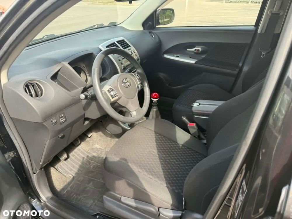 Toyota Urban Cruiser - 8
