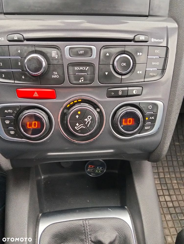 Citroën C4 e-HDi 110 Selection - 17