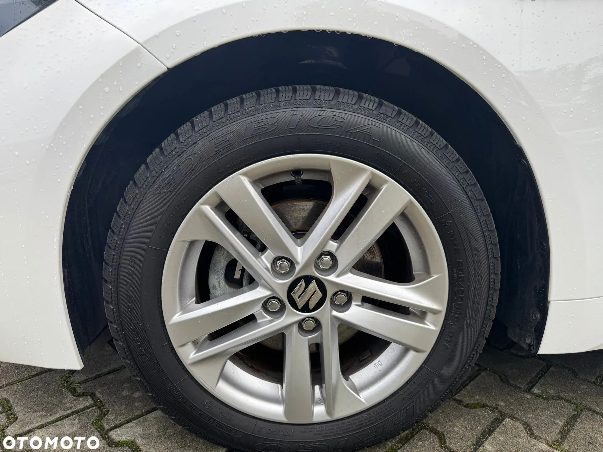 Suzuki Swace 1.8 Hybrid Premium Plus CVT - 10