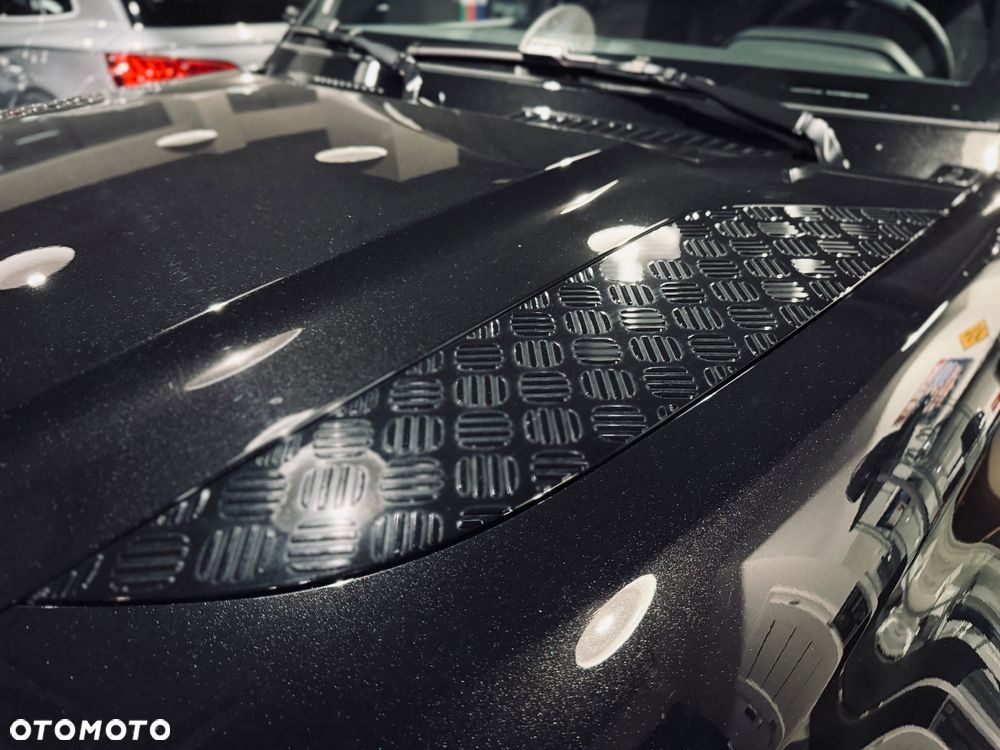 Land Rover Defender 2.0 D240 HSE - 11