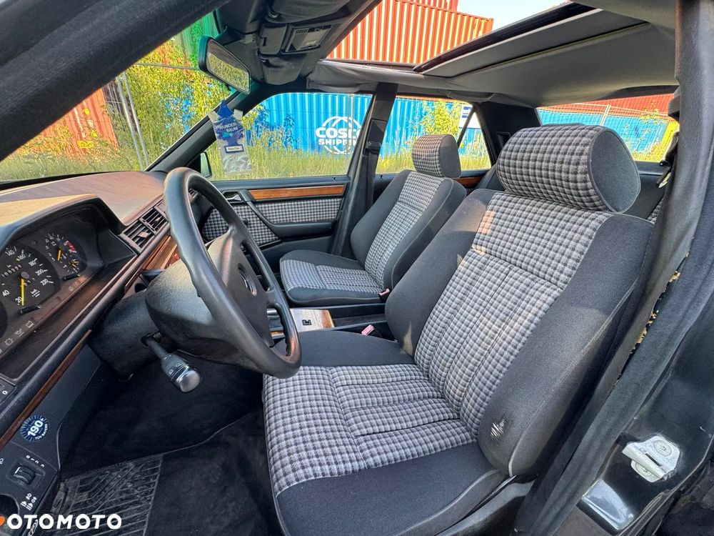 Mercedes-Benz W124 (1984-1993) - 23
