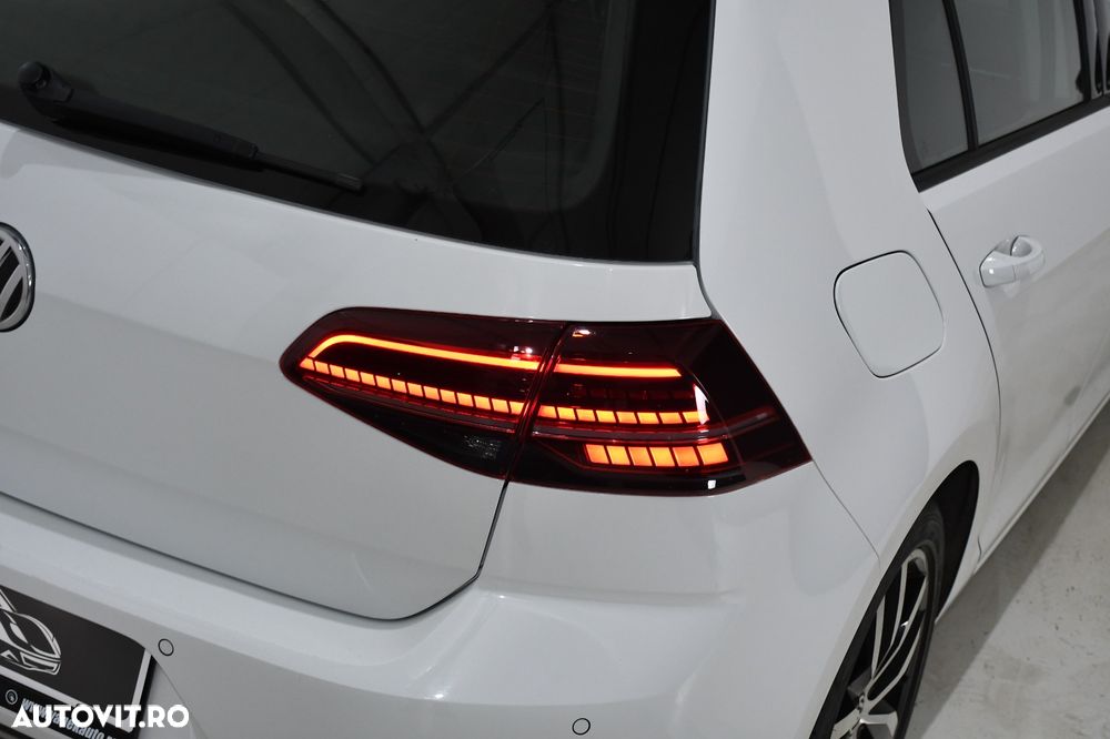 Volkswagen Golf - 11