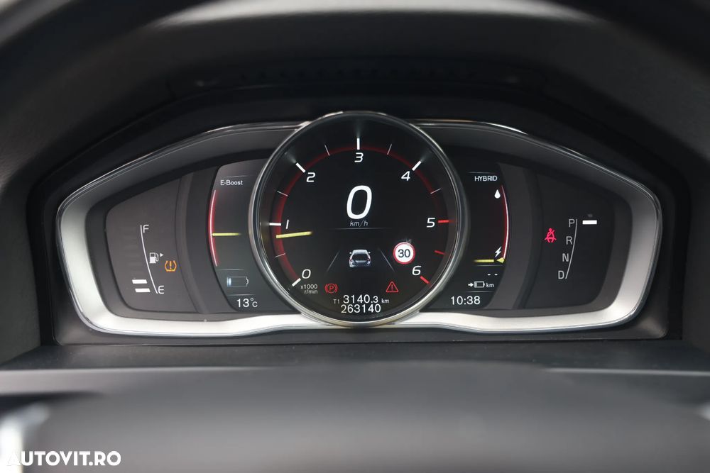 Volvo V60 D6 Plug-In-Hybrid AWD Geartronic Momentum - 25