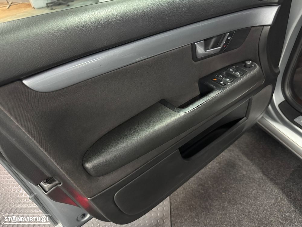 Audi A4 2.0 TDI exclusive - 18