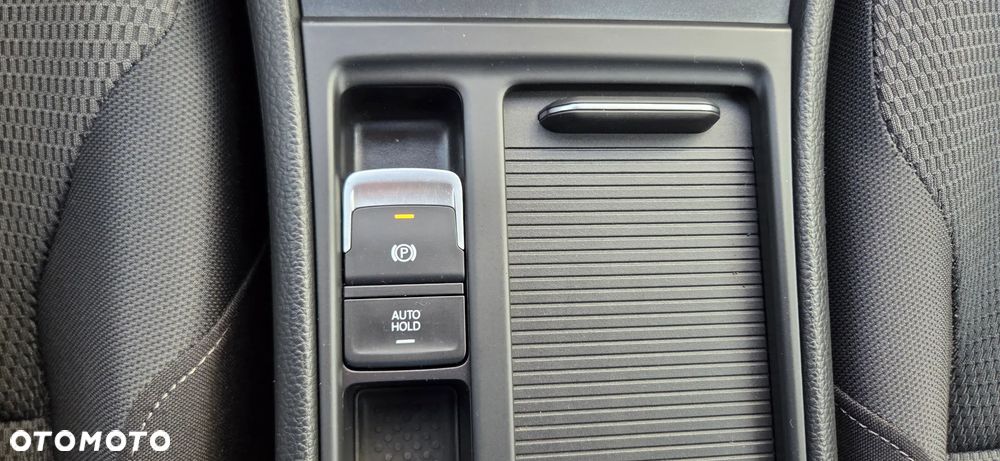 Volkswagen Golf - 24