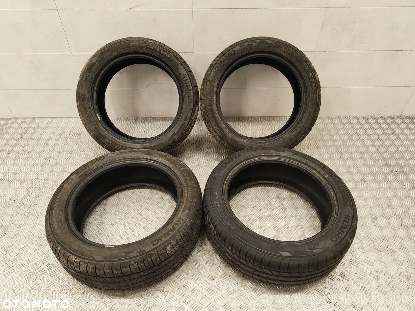 OPONY LETNIE KUMHO ECSTA HS52 225/50R18 KOMPLET - 1