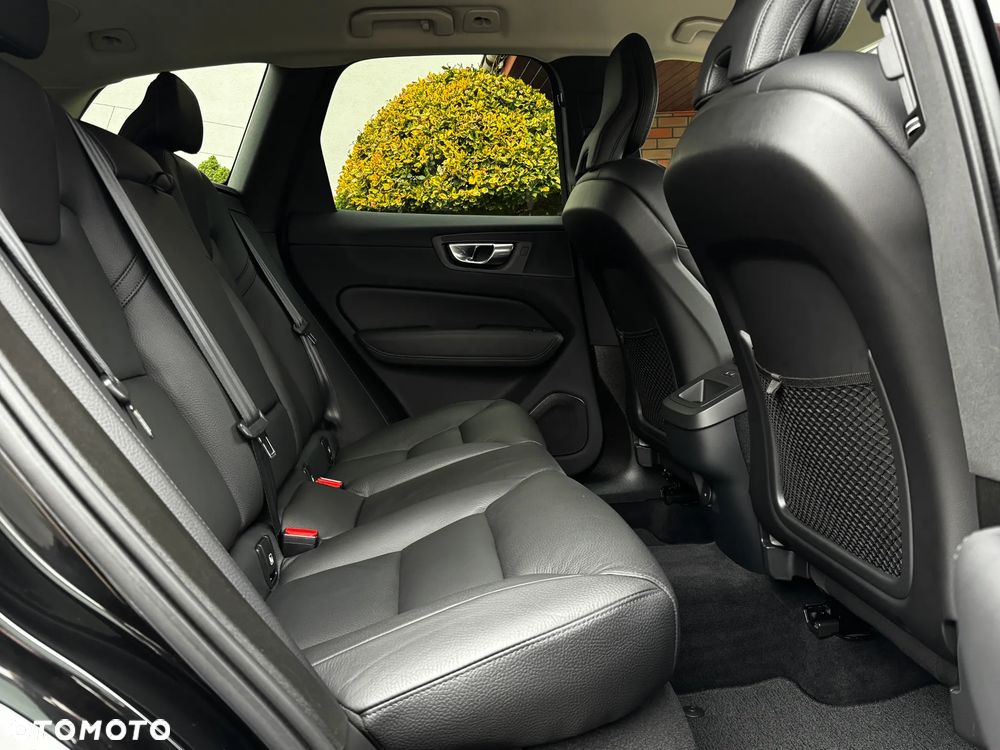Volvo XC 60 B5 B AWD Geartronic RDesign - 11
