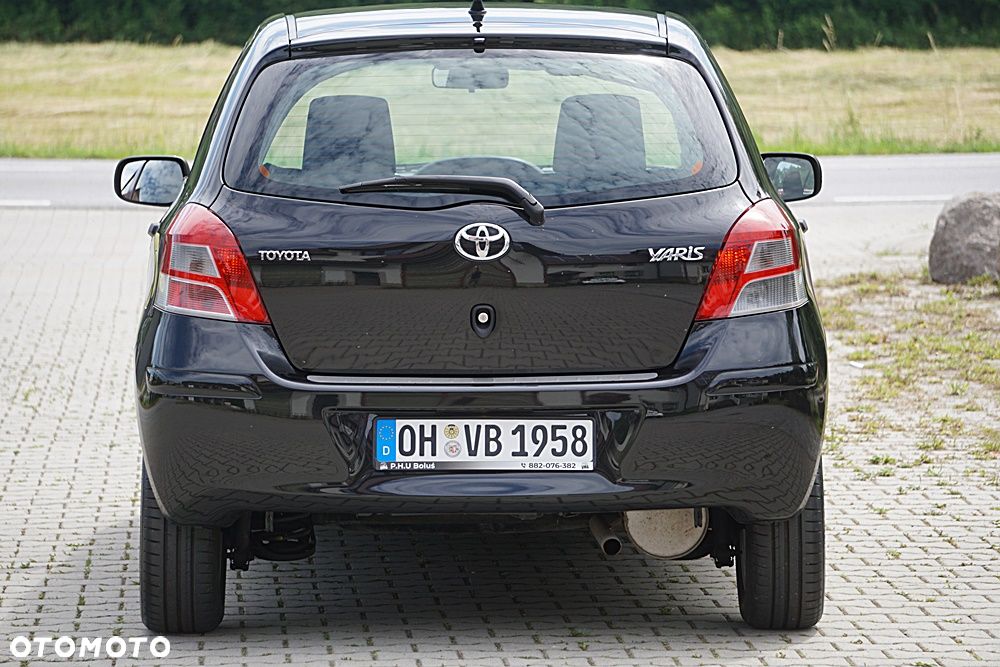 Toyota Yaris - 11