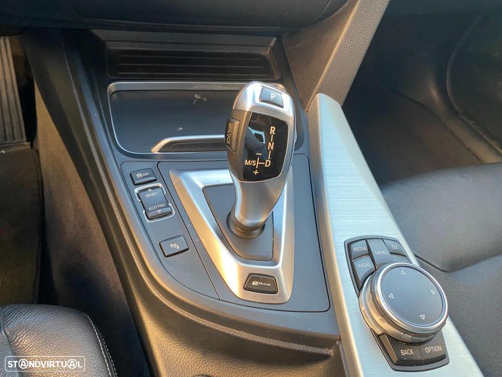 BMW 330 e iPerformance Line Sport - 18