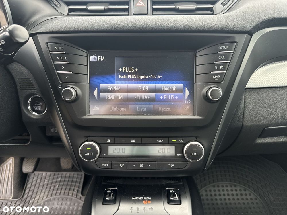 Toyota Avensis 2.0 D-4D Premium - 20