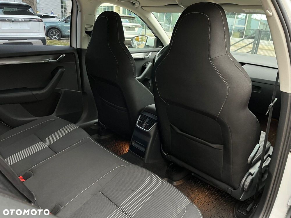 Skoda Octavia 2.0 TDI Style DSG - 30