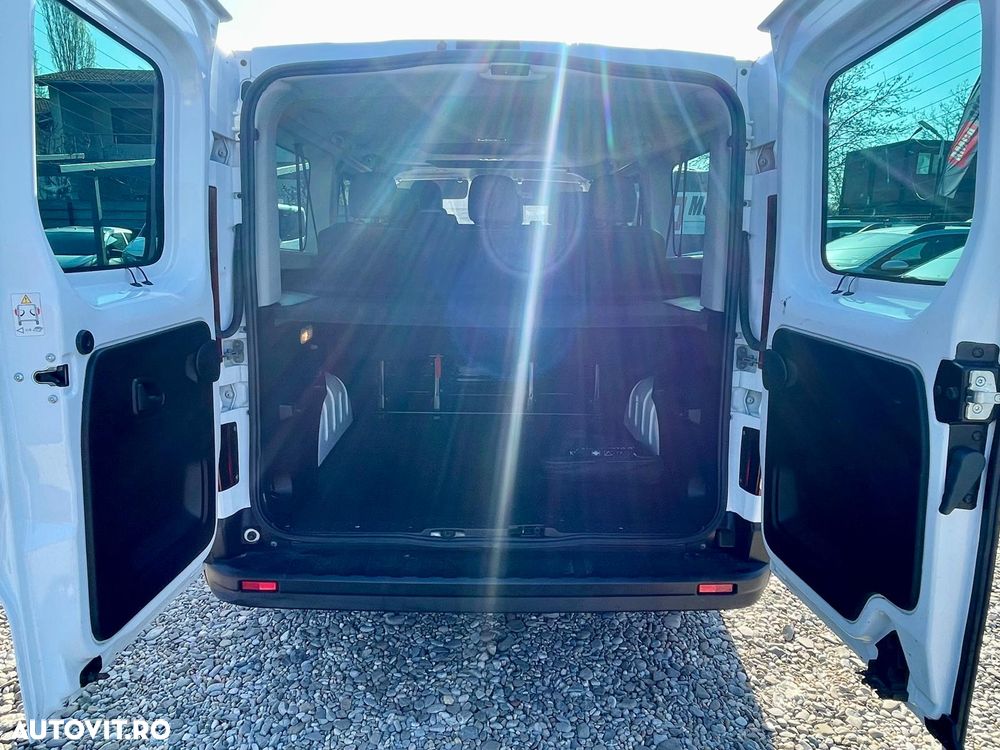 Renault Trafic 2.0 Blue dCi 110 S&S L2 8+1 Life - 8