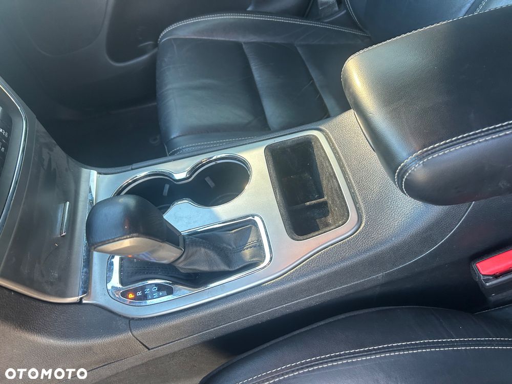 Jeep Grand Cherokee ver-3-6-v6-laredo - 10