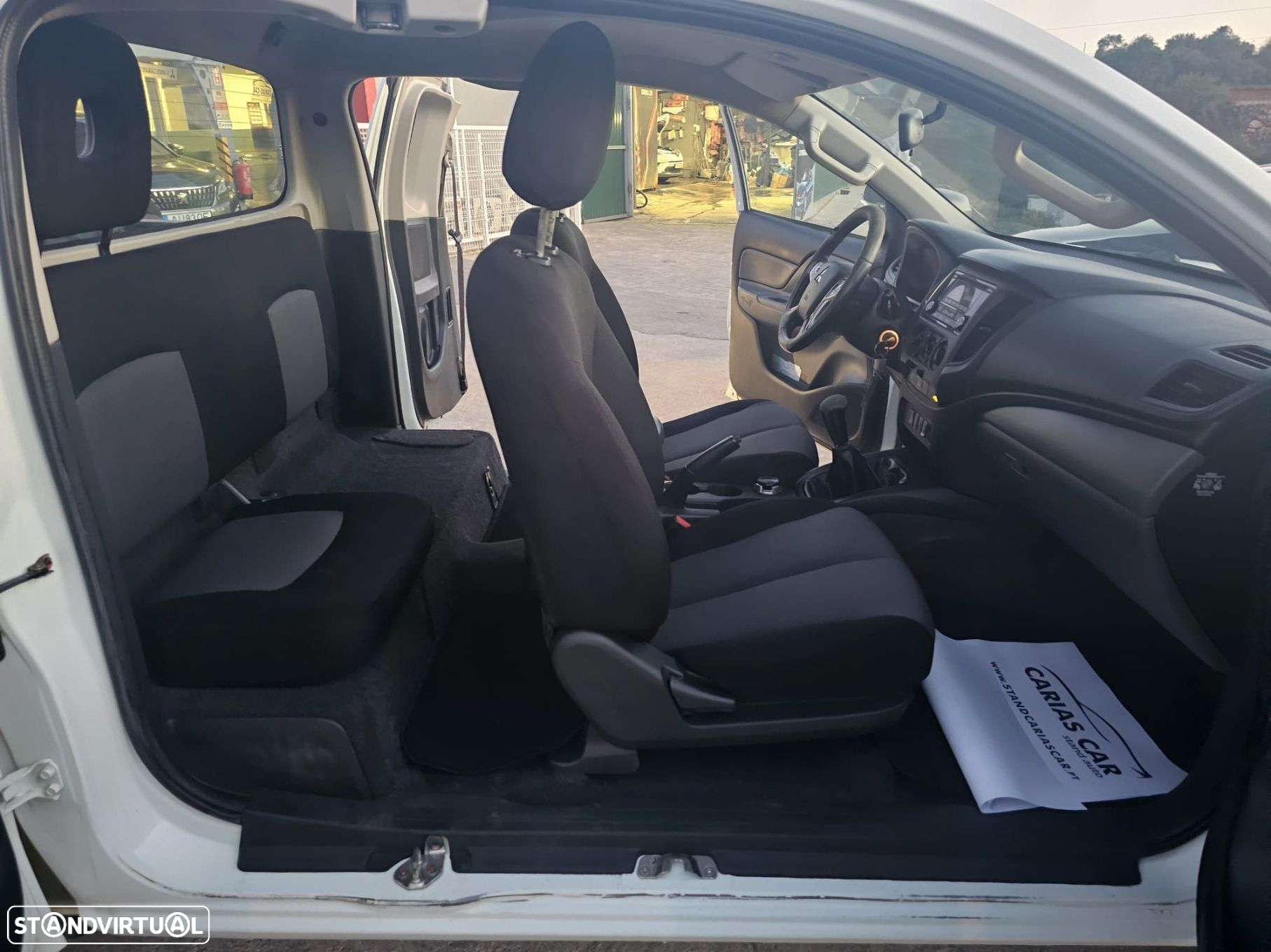 Mitsubishi L200 2.4 DI-D CD Invite 4WD - 29