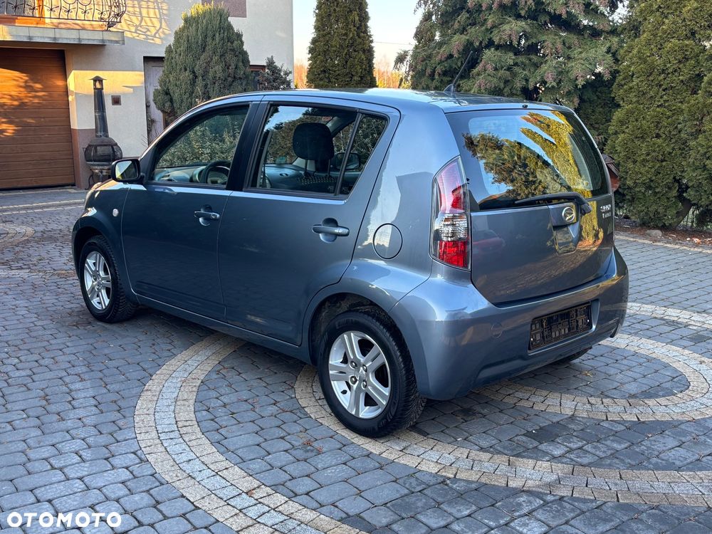Daihatsu Sirion 1.3 - 18
