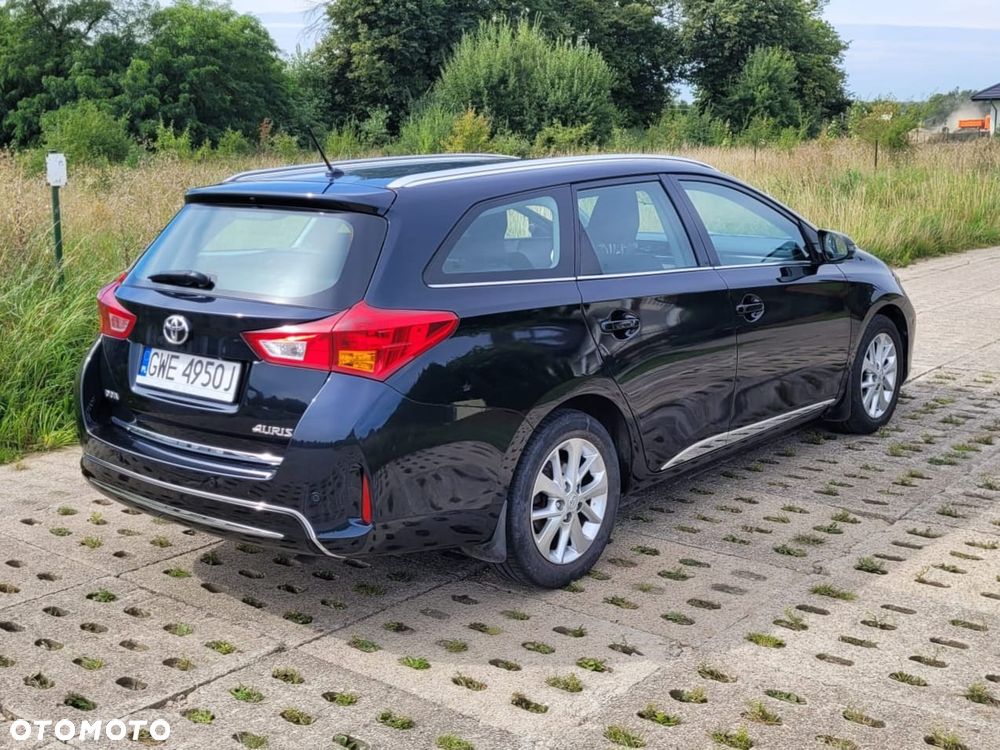 Toyota Auris 1.6 Premium - 5