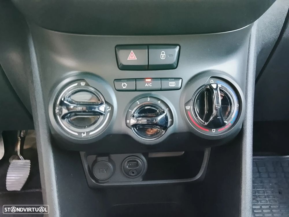 Peugeot 208 1.6 BlueHDi Style - 13