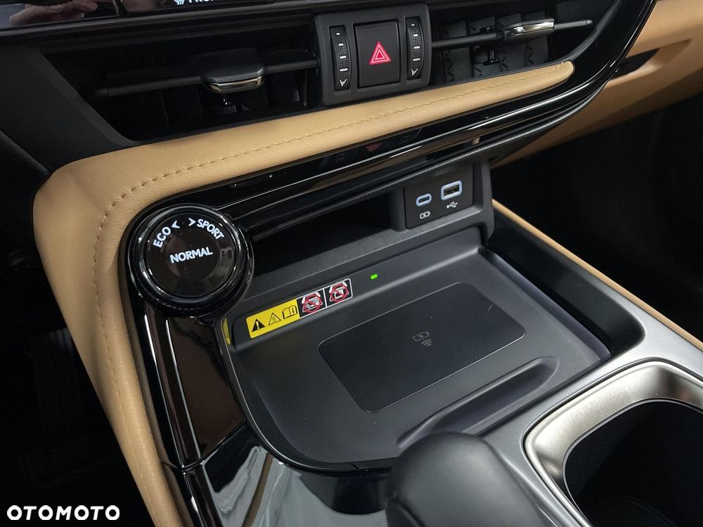 Lexus NX 350h Prestige AWD - 22