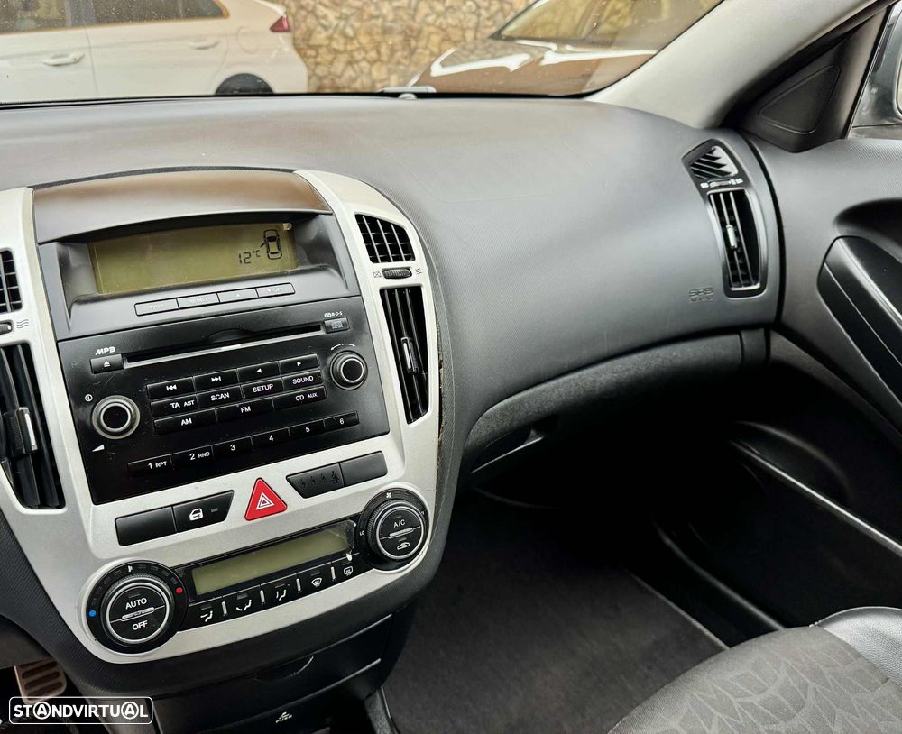 Kia Ceed S Coupé 1.6 CRDi EX - 11