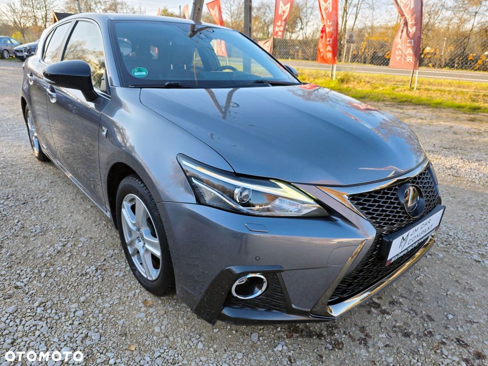 Lexus CT - 16