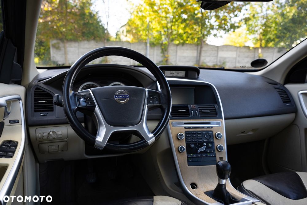 Volvo XC 60 2.4D DRIVe Momentum - 25