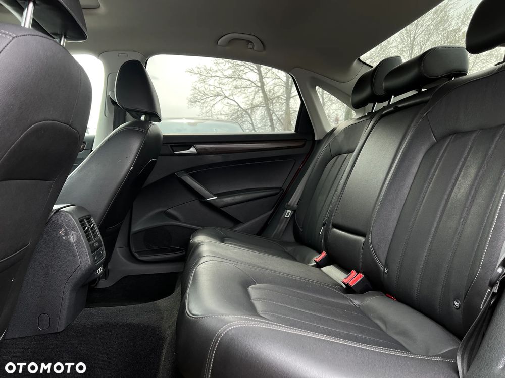 Volkswagen Passat - 24