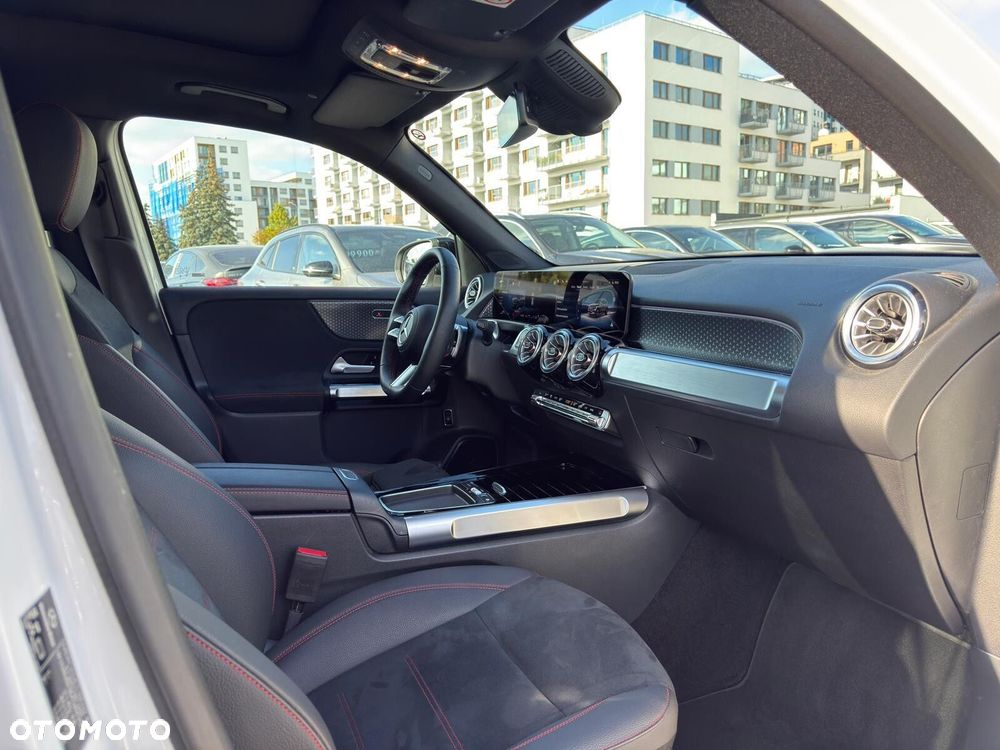 Mercedes-Benz GLB 200 AMG Line 7G-DCT - 25