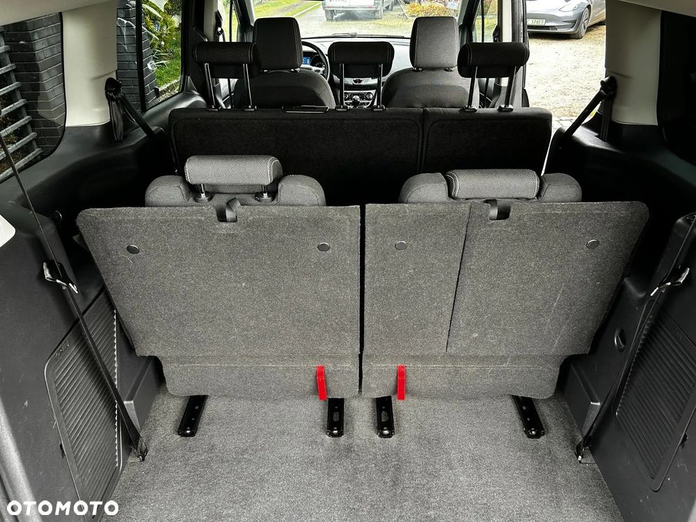 Ford Tourneo Connect Grand - 34