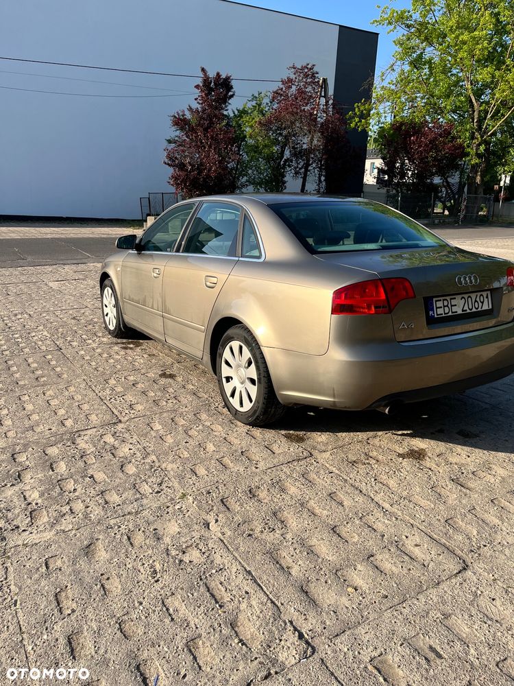 Audi A4 Limousine - 13