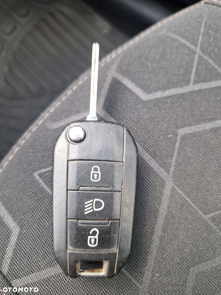 Peugeot 2008 1.6 BlueHDi Active - 38