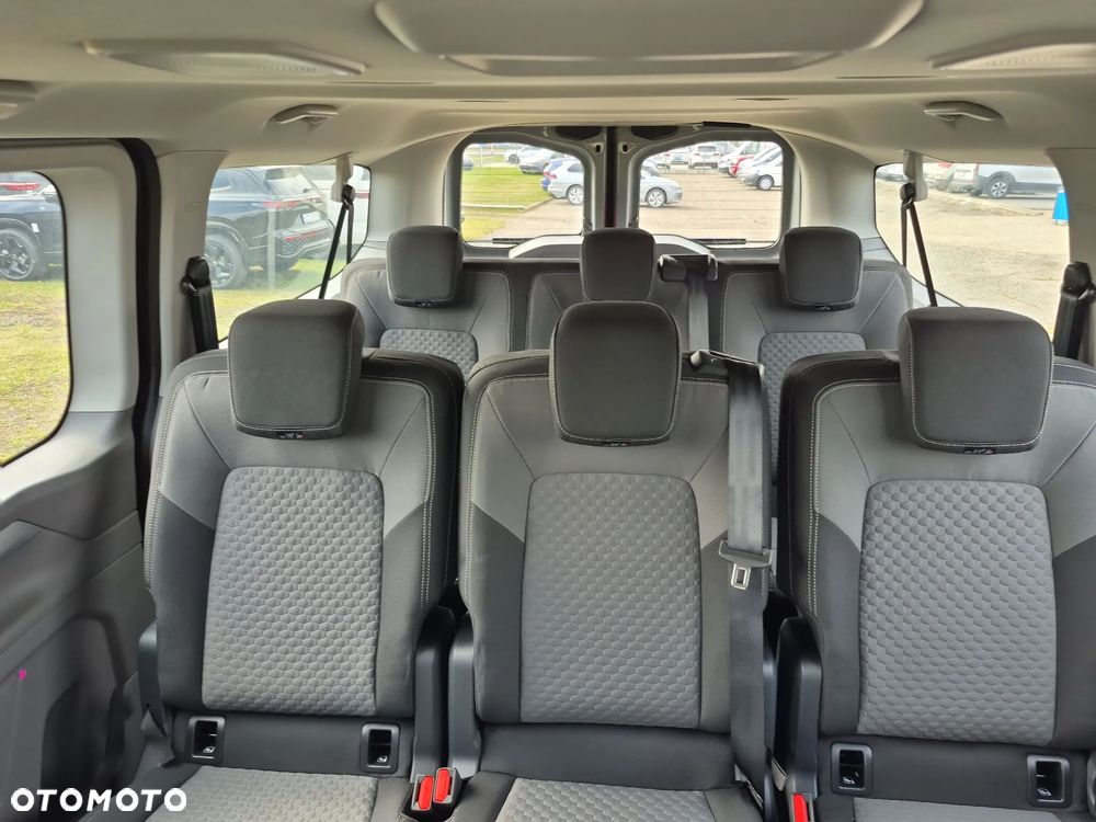 Volkswagen Caravelle - 18