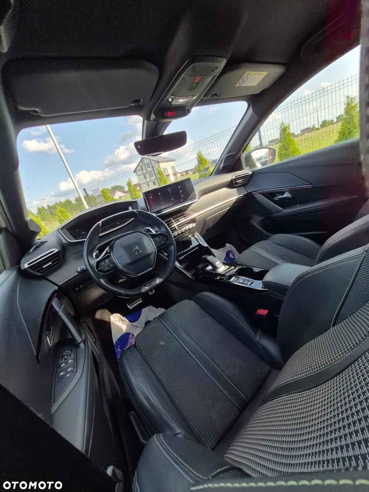 Peugeot 208 PureTech 100 EAT8 GT Pack - 16