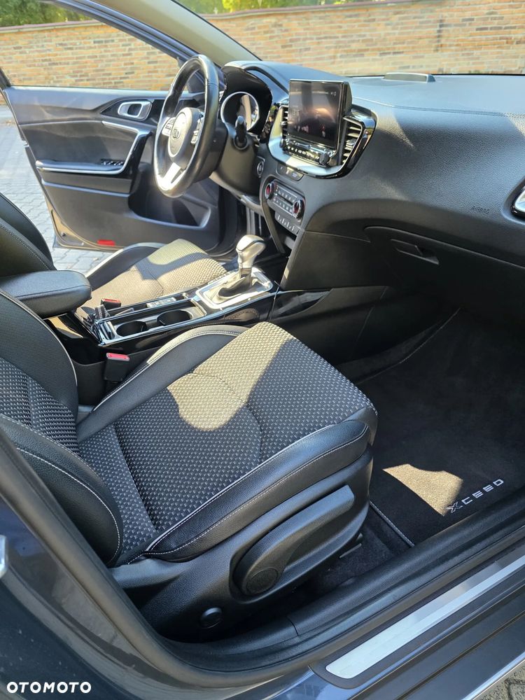 Kia XCeed - 11