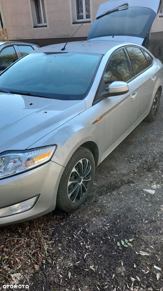 Ford Mondeo 2.0 Ambiente - 4