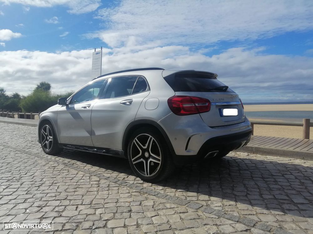 Mercedes-Benz GLA 220 d 4Matic 7G-DCT AMG Line - 4
