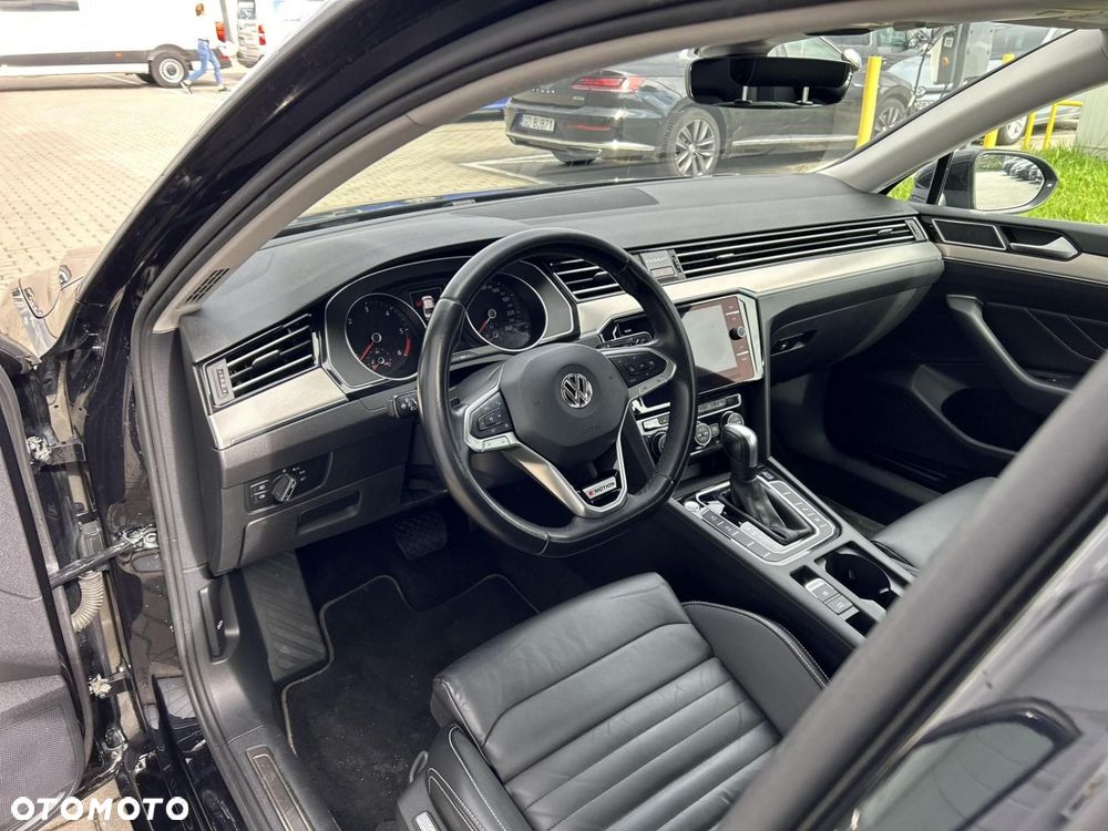 Volkswagen Passat - 10