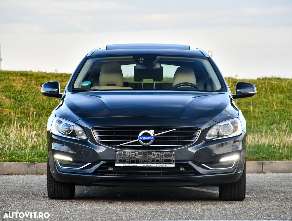 Volvo V60 D6 Plug-In-Hybrid AWD Geartronic Summum - 1