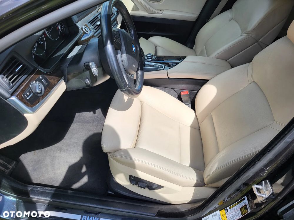 BMW Seria 5 528i - 26