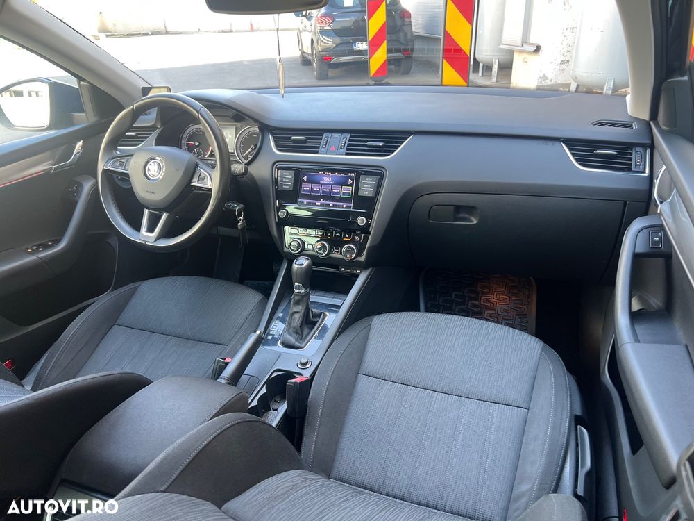 Skoda Octavia 1.6 TDI DSG Ambition - 10